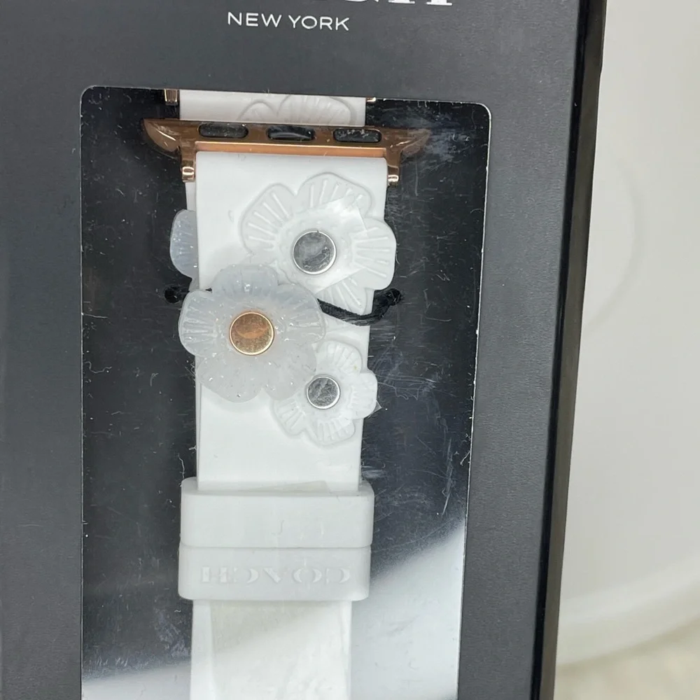 SOLD new in-box Coach Apple watch white Tea Rose flower Silicon strap 38mmx 40m - Picture 6 of 7